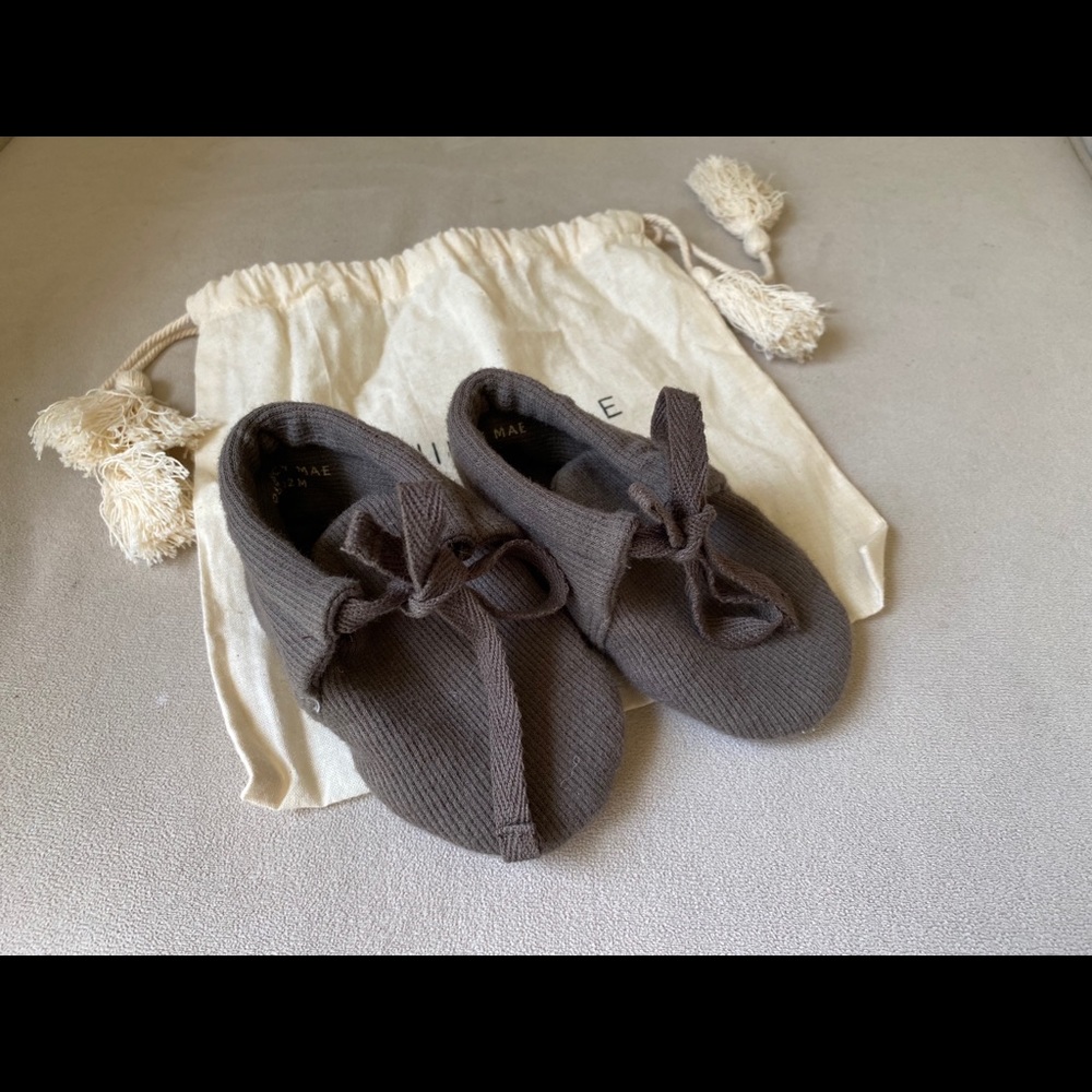 Quincy Mae Charcoal booties 6/12m
